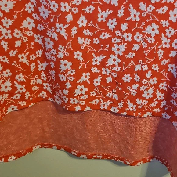 Lularoe Coral and White Floral Short Sleeve High Low Tunic Top. In EUC - Picture 5 of 5